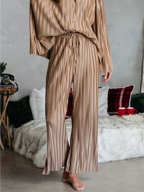 VICI COLLECTION HEY HONEY BUTTON DOWN TOP & PANTS SET